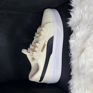 #70 PUMA Women's Cream and Black Sneakers